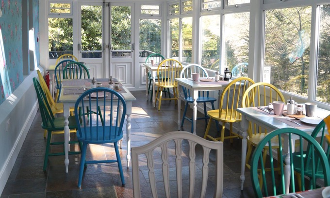 Gwynedd- Snowdonia House | Discover Summer Hill Guest House: 4-Star Family Retreat
