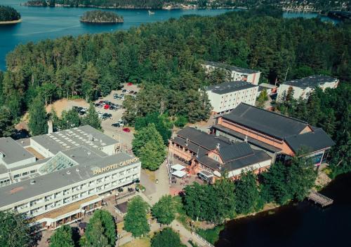 Savonlinna Hotel | Oceanfront Retreat at Summer Hotel Vuorilinna