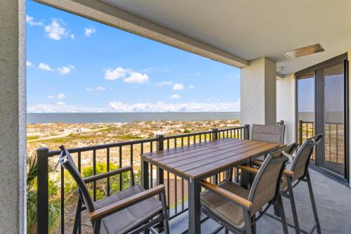 Isle of Palms Apartment | Oceanfront Bliss at Summer House 202 - Rated 10/10!