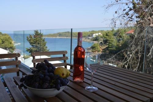 Cove Basina (Jelsa) Apartment | Oceanfront Retreat at Summer House Krištof - Guest Rated 10/10