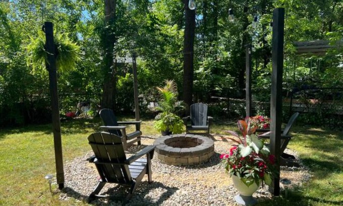 Highland Lakes House | Explore Great Hikes & Relax at Crystal Springs Spa