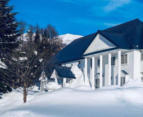 Kitaazumi-gun Bed & Breakfast | Discover Summer Leaves: Pet-Friendly Retreat with Breakfast