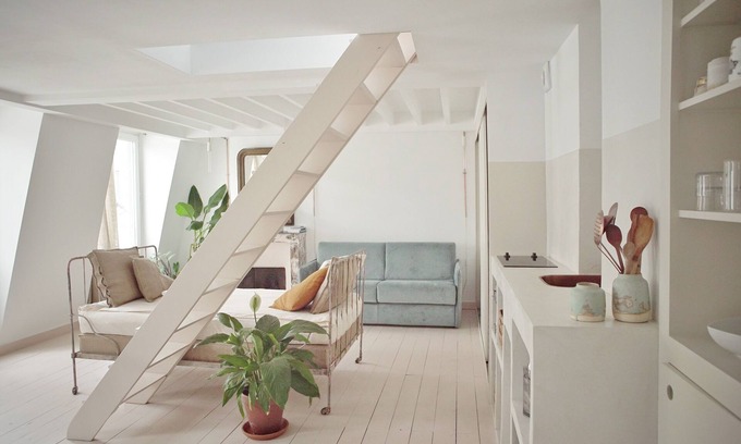 Quartier de la Roquette Apartment | Discover Summer Light: A Unique Rooftop Retreat