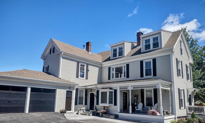Knightville Apartment | Summer long stay rental. 5 minutes to Portlands Old Port!