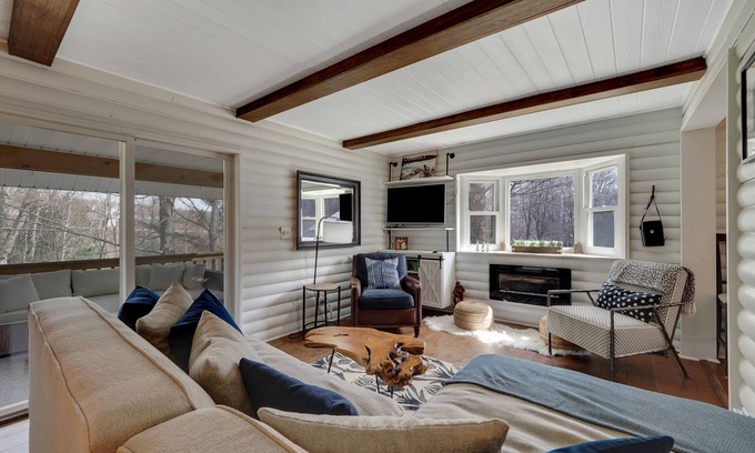 East Jordan House | Dog-Friendly Stay Near Downtown & Boyne City, Rated 9.6/10