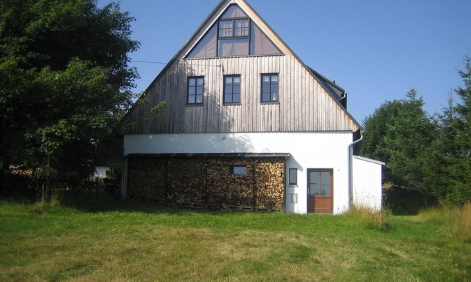 Zinnwald-Georgenfeld House | Serene Ski Hut Retreat with Pool & Family-Friendly Amenities