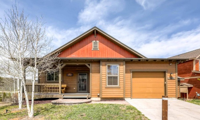 Silvercreek House | Idyllic Granby Ranch Home: Fire Pit, Hot Tub & Pet Friendly
