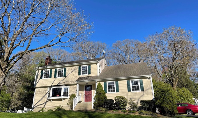 Greenwich House | Tranquil Summer Retreat with Salt Water Pool & Pet Friendly