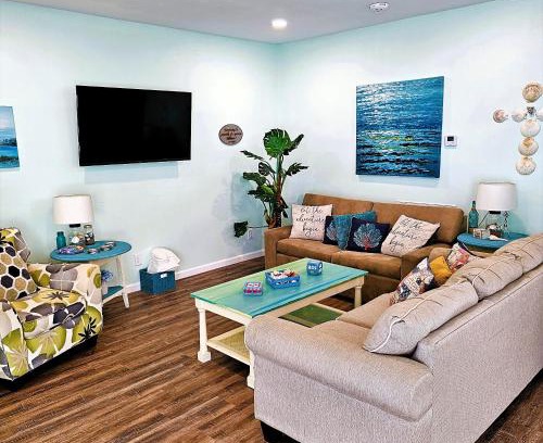Rockport House | Cozy Oceanfront Retreat at Summer's Little Bay Getaway