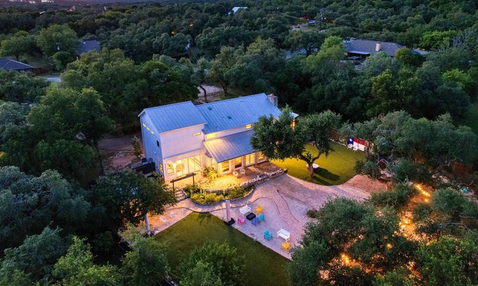 West Oak Hill House | Summer Sale | El Dorado Estate by AvantStay | 2-Acre Escape w/Pool, Playground