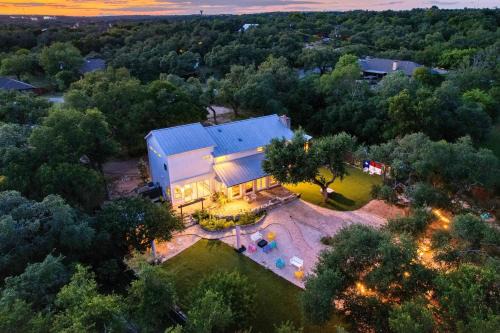 West Oak Hill House | Summer Sale El Dorado Estate Private 2-Acre Escape with Pool Guest Suites Firepit Playset Guest Suites