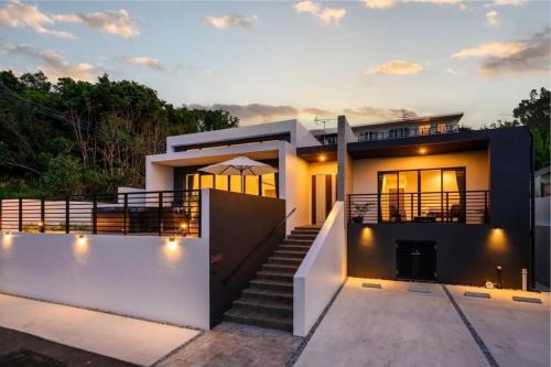 Maeda House | Elegant Villa Maeda with Oceanfront Views and Hot Tub
