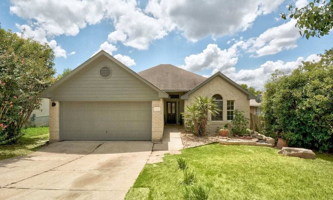 McKinney House | Summer Special 30Day | 15min SoCo | 20min COTA