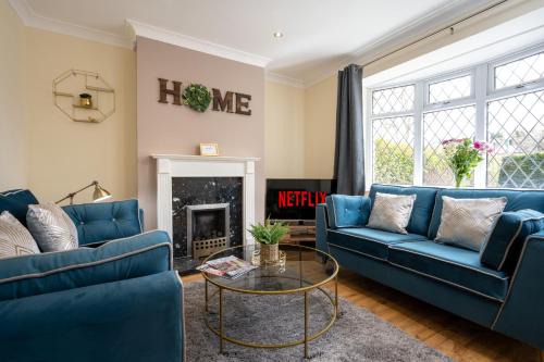 Solihull House | Elegant Summerfield House with Garden Near NEC & Solihull