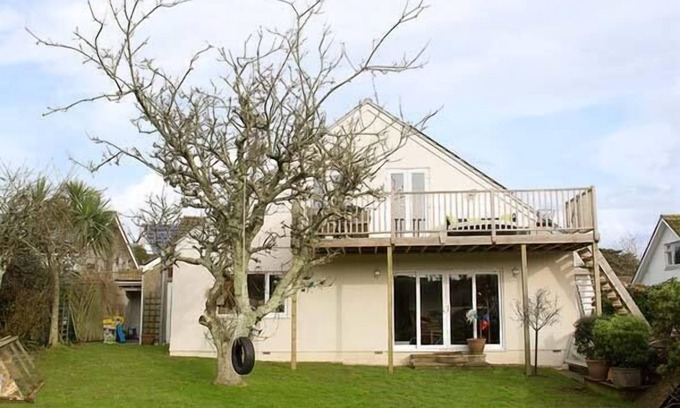 Gorran Haven Cottage | Cozy Summerfield House with Hot Tub, Pet Friendly Retreat
