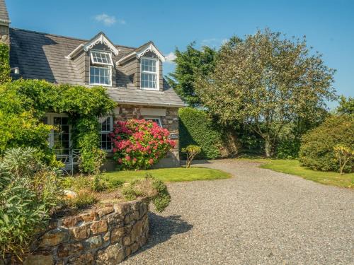 Amroth House | Guest Rated 10/10: Summerhill Cottage with Hot Tub