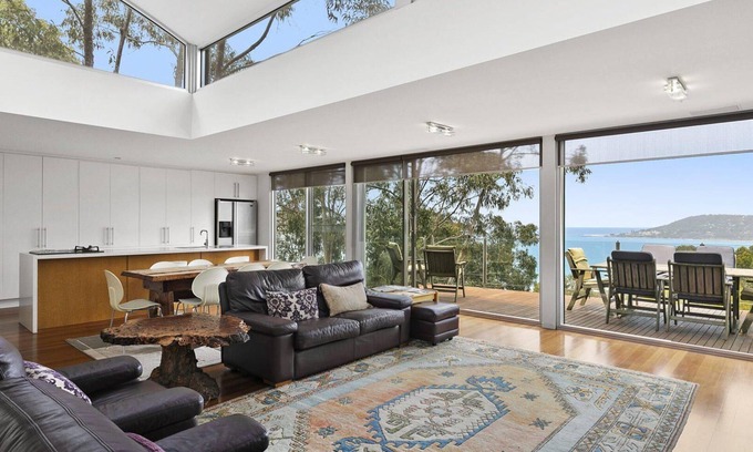 Lorne House | Exquisite Summerhill Views with Breathtaking Oceanfront Scenery