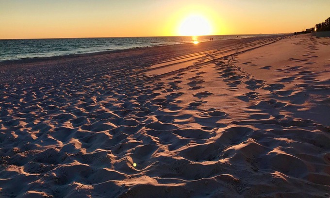 Fort Walton Beach Condo | Beachfront Bliss: 10/10 Rated Summerlin Escape Awaits