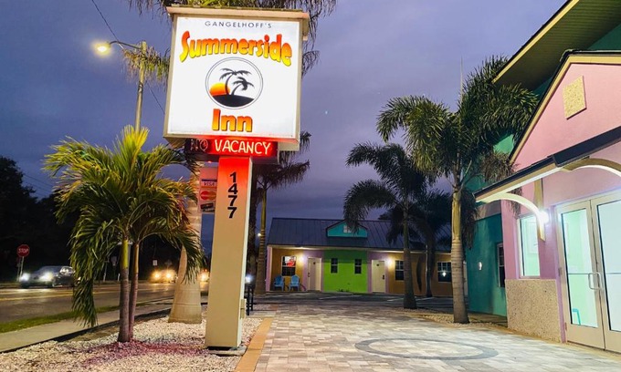 Clearwater Hotel | Discover Summerside Inn: Family-Friendly with Pool & Breakfast