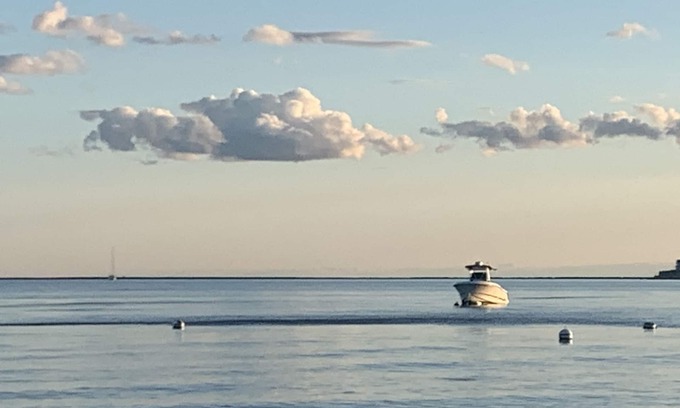 Clinton Cottage | Oceanfront Cottage Retreat in Clinton, CT for Summer Fun