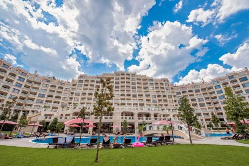 Varna Apartment | Relaxing Getaway at Varna South Bay Beach Residence