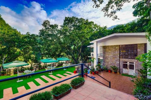 Dhunar Gaon Hotel | Relax at Summit By The Ganges Resort & Spa with Pool Access