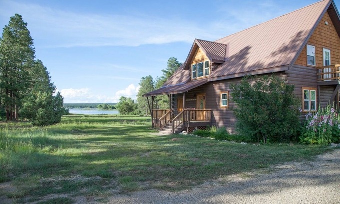 Mancos Cabin | Pet Friendly Summit Lake Cabin Near Mesa Verde & Skiing