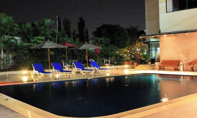 Prawet Hotel | Discover Summit Pavilion: Family-Friendly with Pool & Spa
