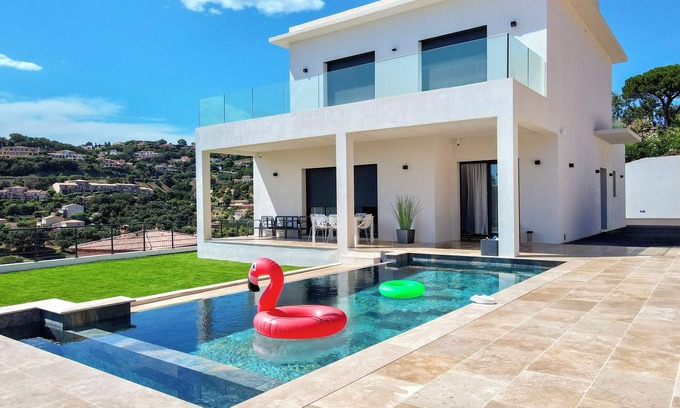 La Nartelle Villa | Sumptuous Contemporary New Villa with Sea and Golf Views