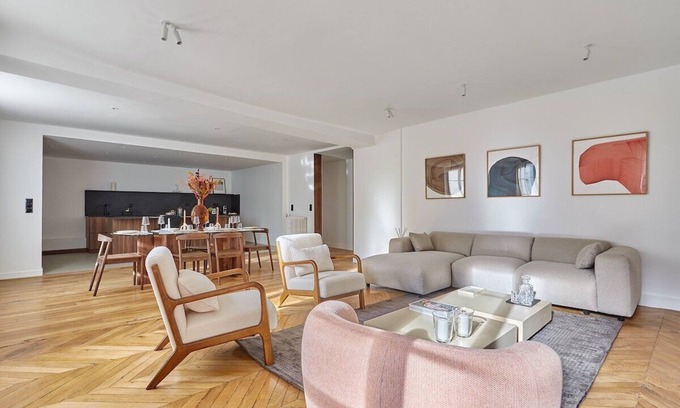 Vivienne Apartment | Elegant Palais Royal/Bourse Flat with Family-Friendly Extras