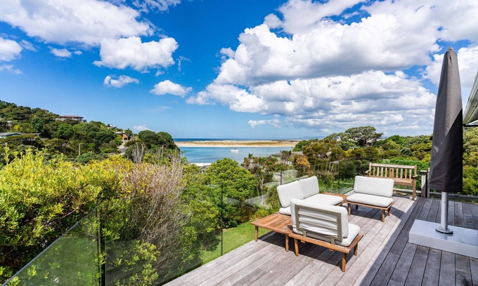 Mangawhai Heads House | Cozy Sun and Coast Holiday Home in Mangawhai Heads