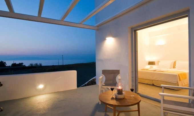Kamari Resort | Discover Sun Anemos Resort's Superior Suite with Kitchenette