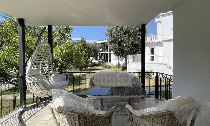 Foca Apartment | Relax at Sun Beach Villas with Ocean Views and Pool Access