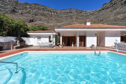 San Bartolome de Tirajana Villa | Relax at Villa Sun Cay - Pet Friendly with Pool & Kitchen
