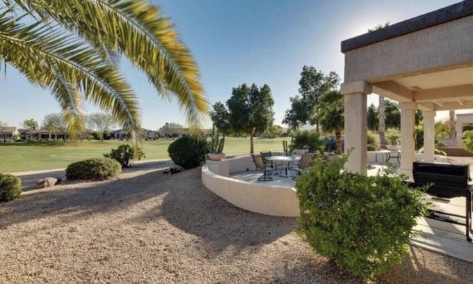 Surprise House | Sun City Grand: Breathtaking Golf Course & Mountain Views