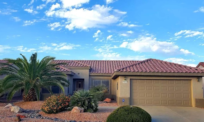 Sun City Grand-desert Horizon House | Explore Sun City Grand: Pet-Friendly Ranch Retreat Awaits!