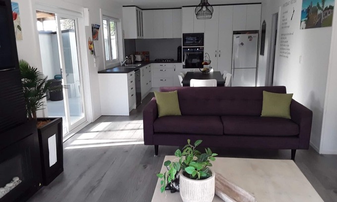 Waihi House | Sun drenched, great indoor outdoor flow
