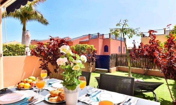 Costa Meloneras House | Relax in Comfort: Private Oasis with Pool and Ocean View