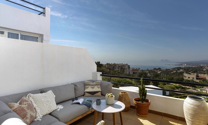 Manilva House | Cozy Retreat with Ocean View, Pool & 9.8/10 Guest Rating