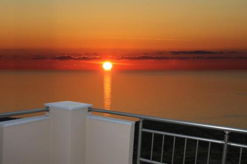 Drimonas Apartment | Unforgettable Sun Gazing Villas with Ocean Views & Pet Friendly