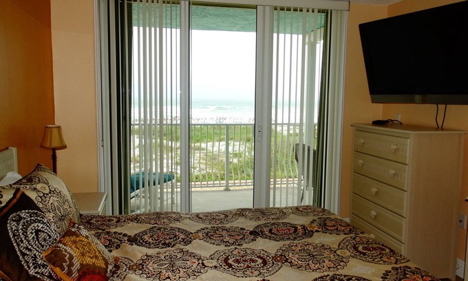 Crescent Beach Condo | Beachfront Bliss: Experience Cocoa Beach's Ocean Retreat