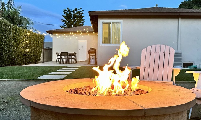 Hawthorne House | Sun Kissed Solace: A Family-Friendly Retreat with Spa Access