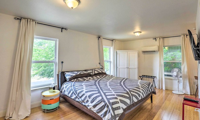 Govalle Apartment | Bright Studio Retreat Just 2 Miles from Downtown Austin!