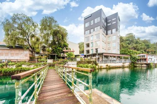 Yuchi House | Beautiful H&日月潭水漾: Lakeside Views & Family Friendly