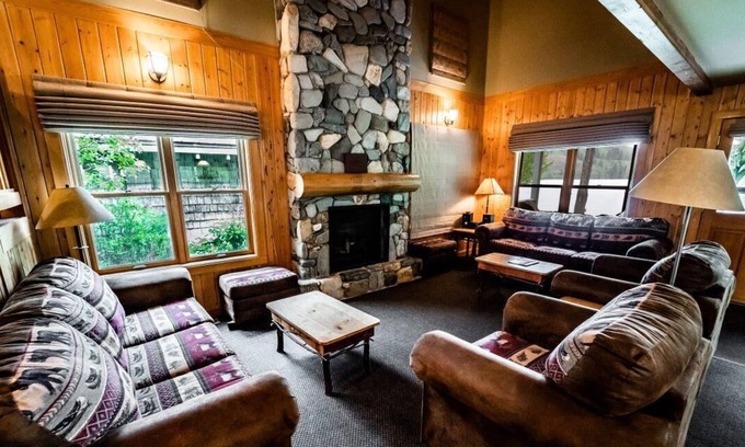 Winthrop Cottage | Sun Mountain Lodge - Grand Suite - Beautiful Grand Suite Cabin #605
