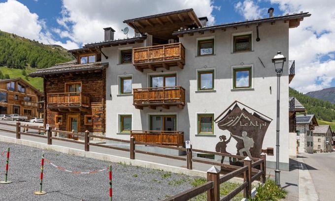San Rocco Apartment | Discover Sun Mountain Planet Suite House - 4 Star Family Retreat