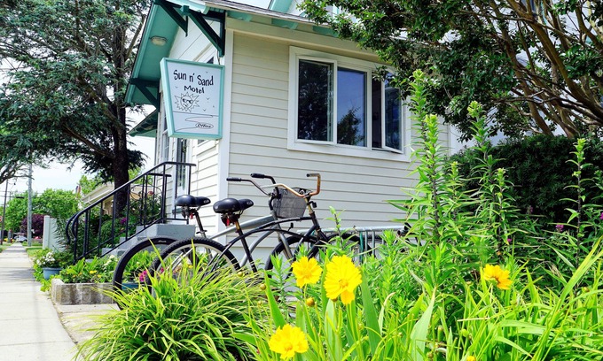 Stone Harbor Hotel | Inviting Sun 'N' Sand Motel: Family-Friendly and Breakfast Included
