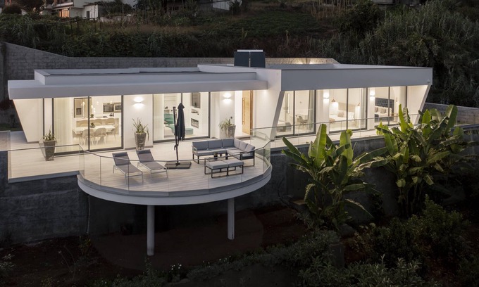 Canhas House | Relax by the Pool at The White House Retreat