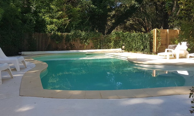Fontanes Villa | Relaxation Awaits: Experience a Peaceful Green Retreat