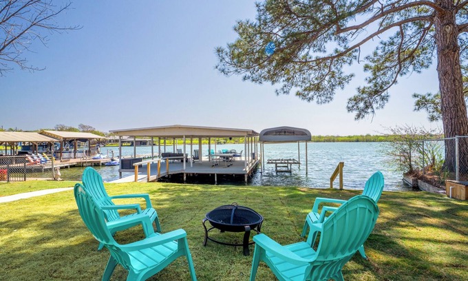 Granite Shoals House | Sun rays & lake waves on Lake LBJ! Lakefront, hot tub, SUP, fire pit, games!
